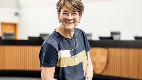 La juge Contessina Theis