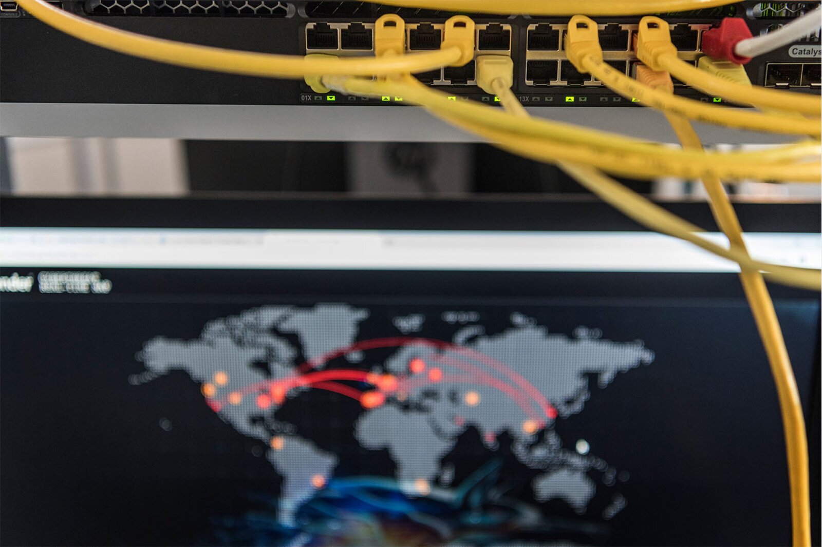 Die Funk- und Kabelaufklärung ist in der derzeitigen Ausgestaltung nicht konform mit der Bundesverfassung und der EMRK. (Bild: Keystone)