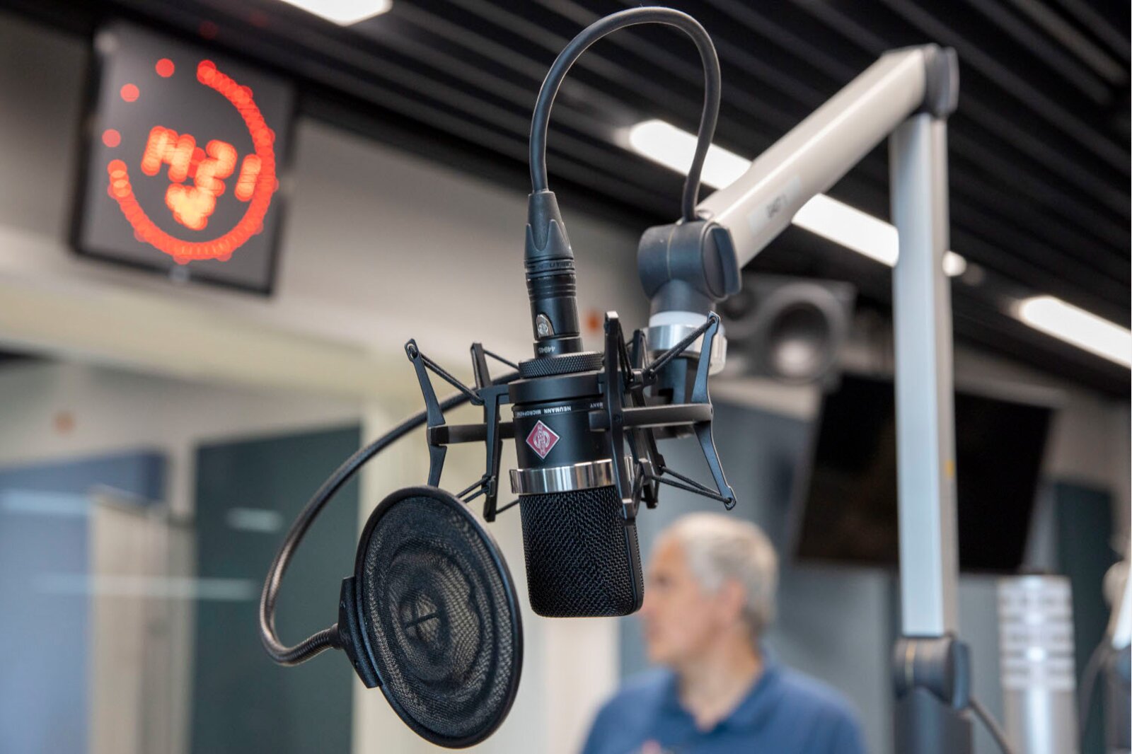 Das BVGer empfiehlt dem Bundesrat, den Tarif der Unternehmensabgabe für Radio und Fernsehen zu überarbeiten. (Bild: Keystone)