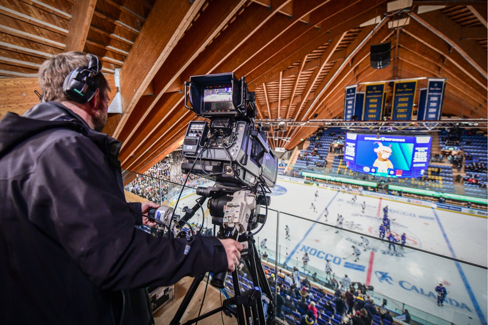 UPC ha abusato della propria posizione dominante nell'offerta per la trasmissione di partite di hockey su ghiaccio. (Immagine: Keystone) UPC ha abusato della propria posizione dominante nell'offerta per la trasmissione di partite di hockey su ghiaccio. (Immagine: Keystone)
