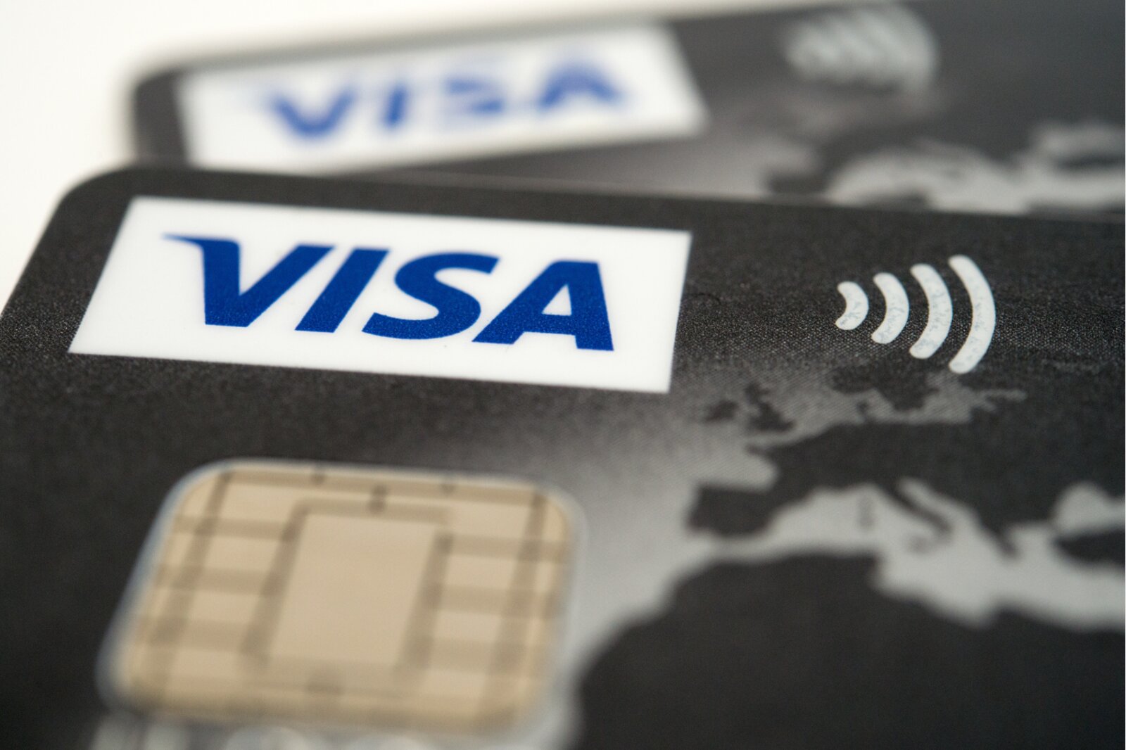 Visa plan to introduce fees for debit cards that are somewhat higher than the level deem appropriate by the COMCO. (Picture: Keystone)