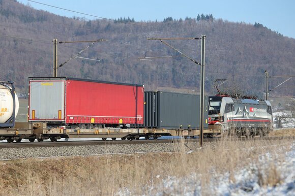 Die vom Bundesamt für Verkehr verfügten Sicherheitsmassnahmen widersprechen den geltenden eisenbahnrechtlichen Bestimmungen. (Bild: Keystone)