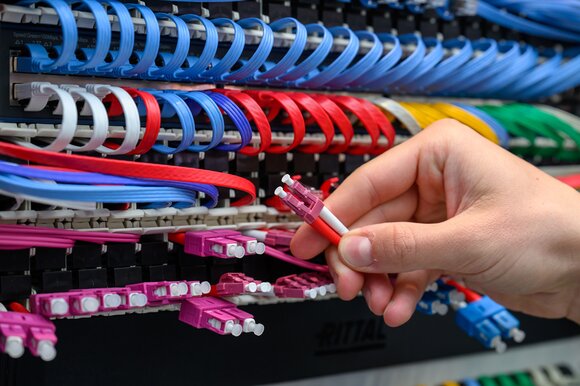 Die Wettbewerbskommission ist zu Unrecht von einer Kartellrechtsverletzung durch Swisscom ausgegangen. (Bild: Werner Kerschbaummayr / Keystone)